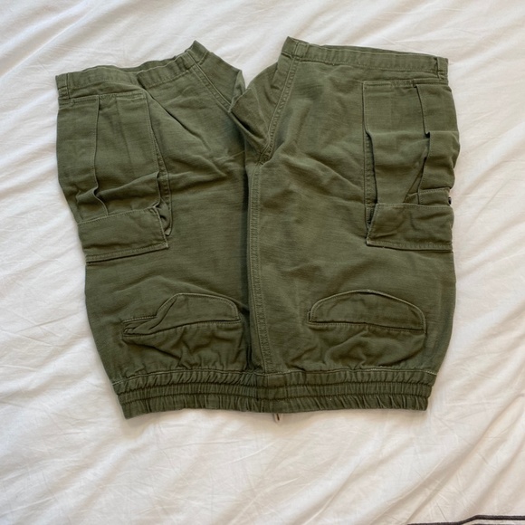 Shorts - Picture 2 of 4